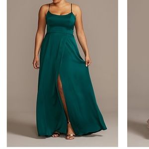 NWT David’s Bridal Crépe Back Satin Spaghetti Strap Dress